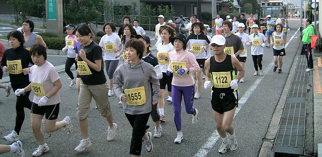 ��12�񂩂Ȃ���s���}���\��