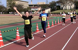 ��12�񂩂Ȃ���s���}���\��