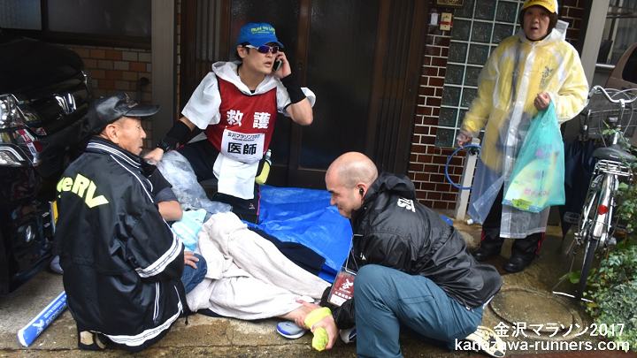 ����}���\��