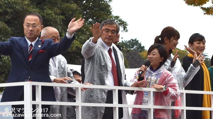 ����}���\��