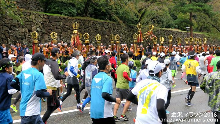 ����}���\��