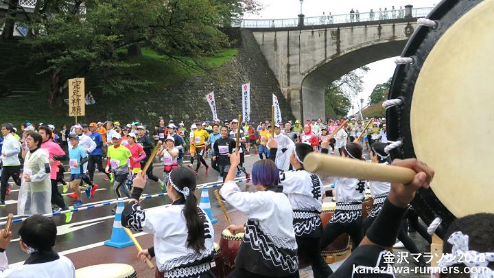 ����}���\��