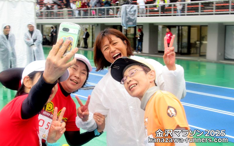 ����}���\��